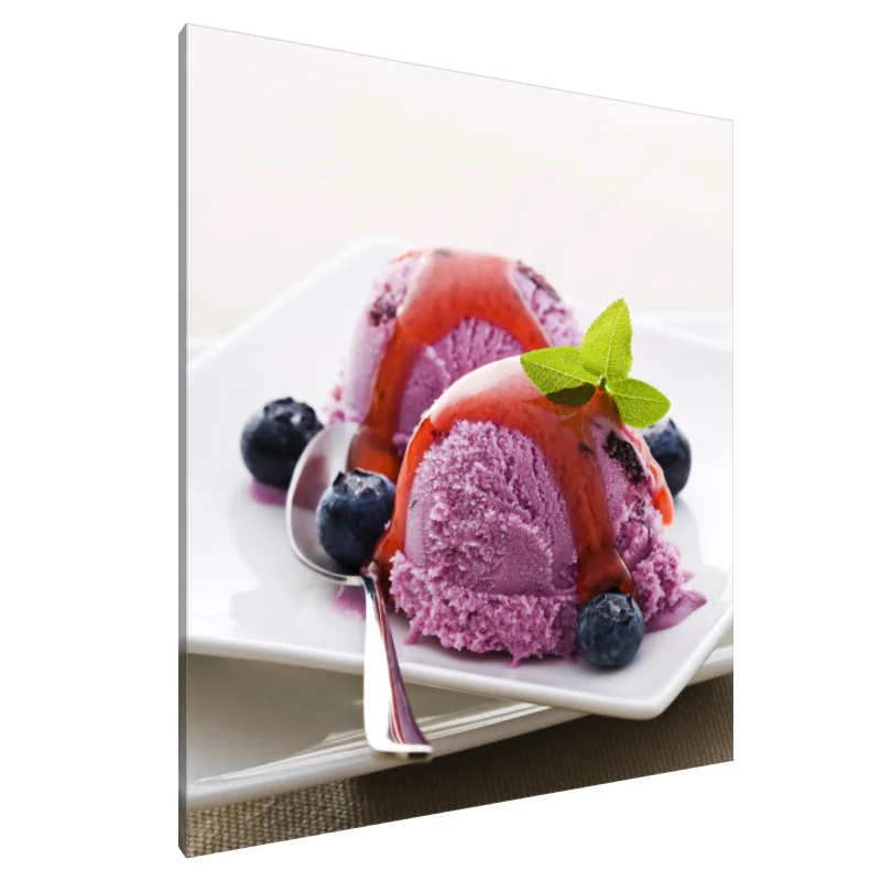 Tablou Canvas: Deliciu de bucurie cu fructe de pădure 1754590195950 - Image 1