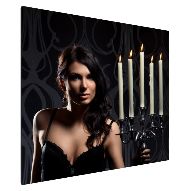 Tablou Canvas: Eleganță în lumina lumânării (1) - Image 1