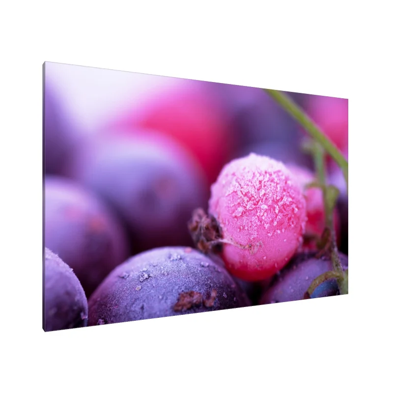 Tablou Canvas: Extazul Fructelor de Pădure Congelate