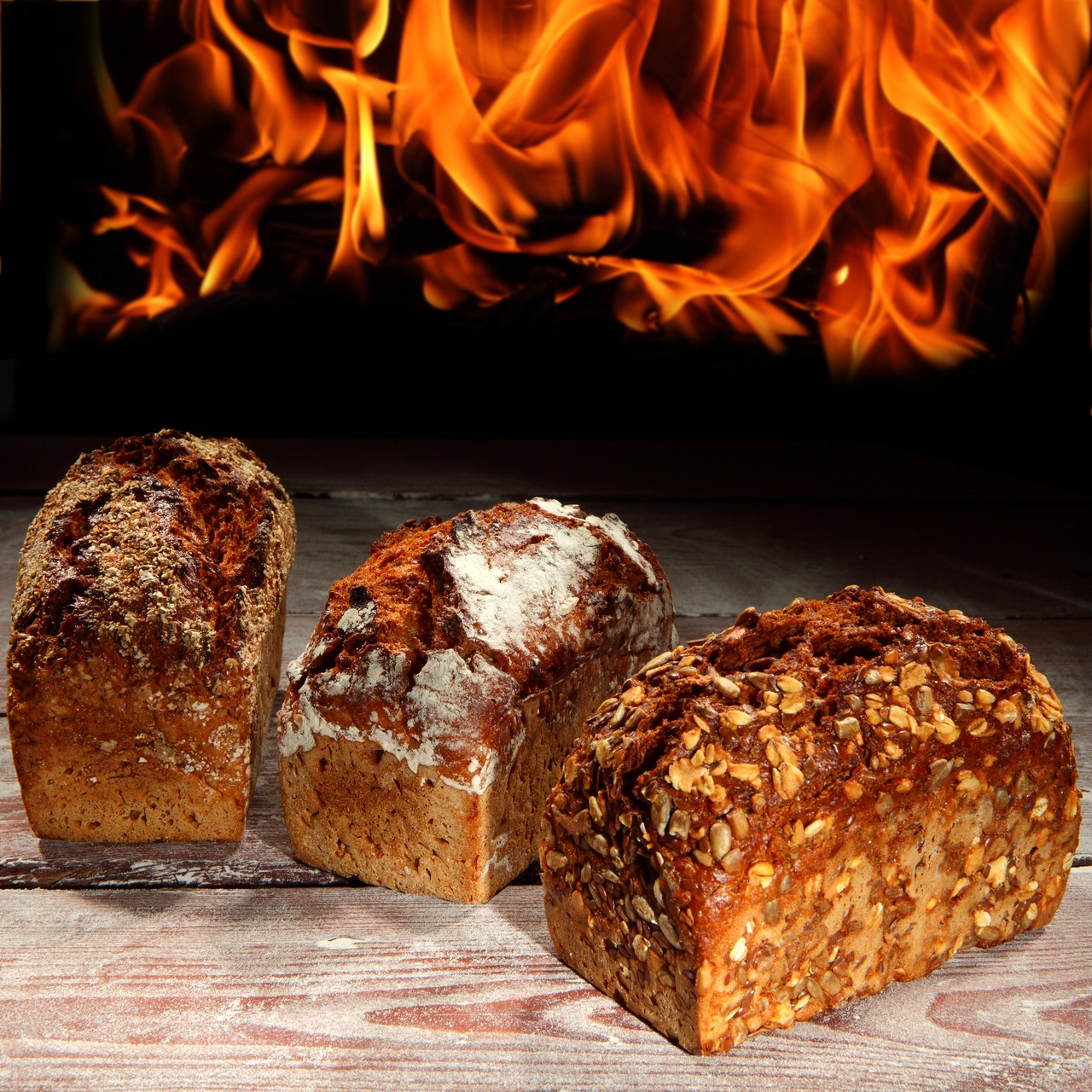 Tablou Canvas: Pâine în flăcări - Thumbnail 2