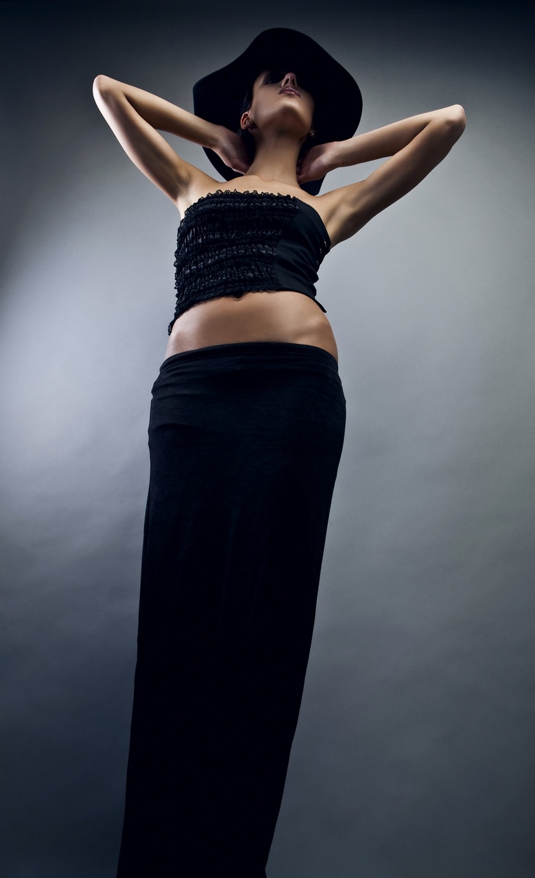 Tablou Canvas: Eleganță în Siluetă (1) - Thumbnail 2