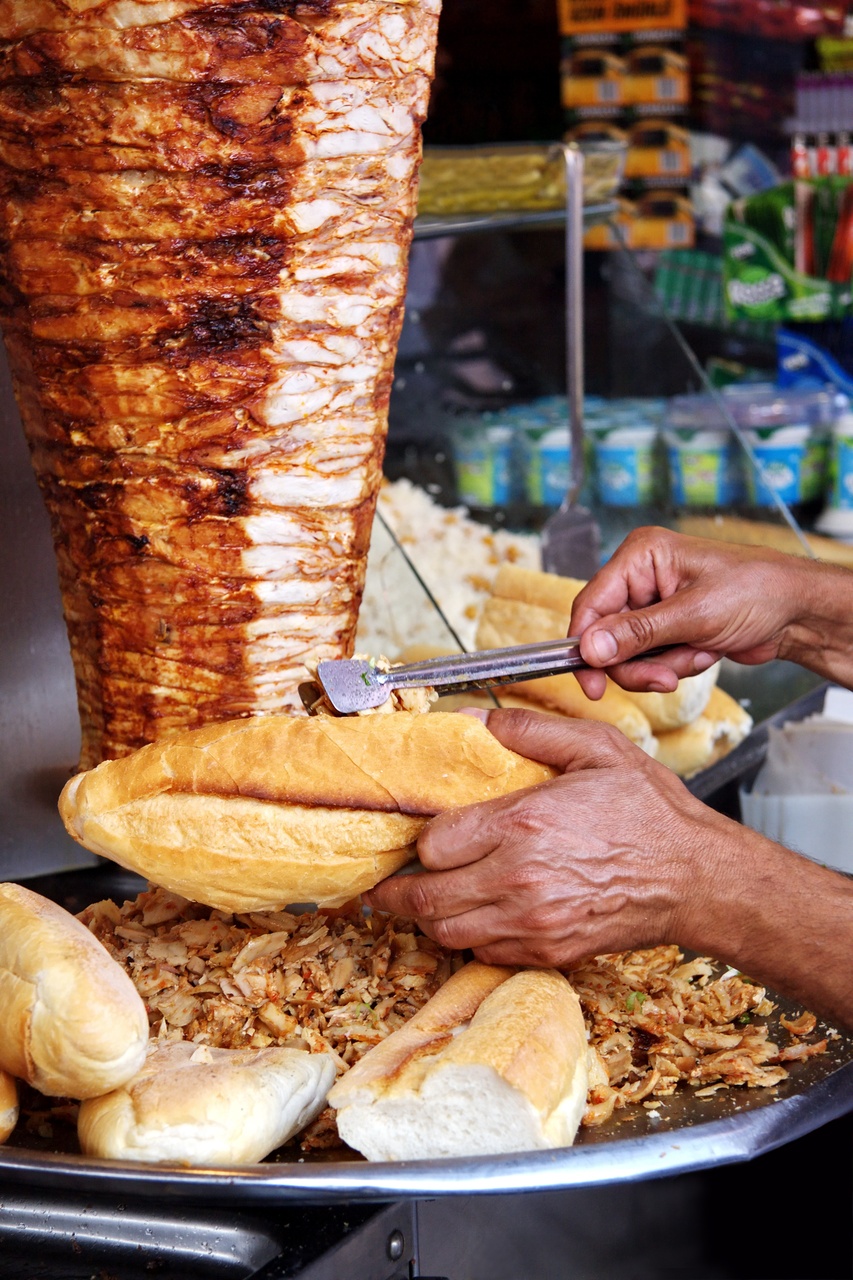 Tablou Canvas: Festin Gustos: Arta Shawarmei - Thumbnail 2