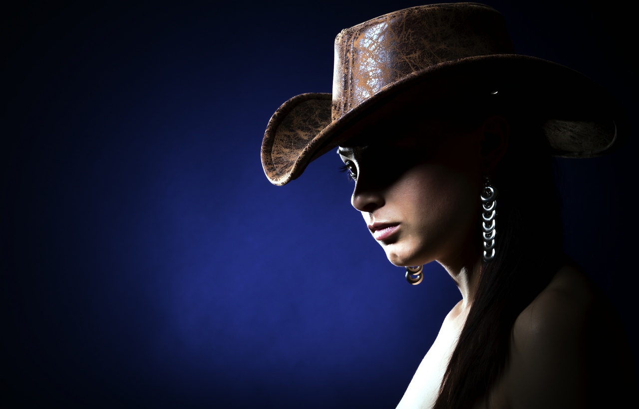 Tablou Canvas: Mistere în Umbre - Thumbnail 2