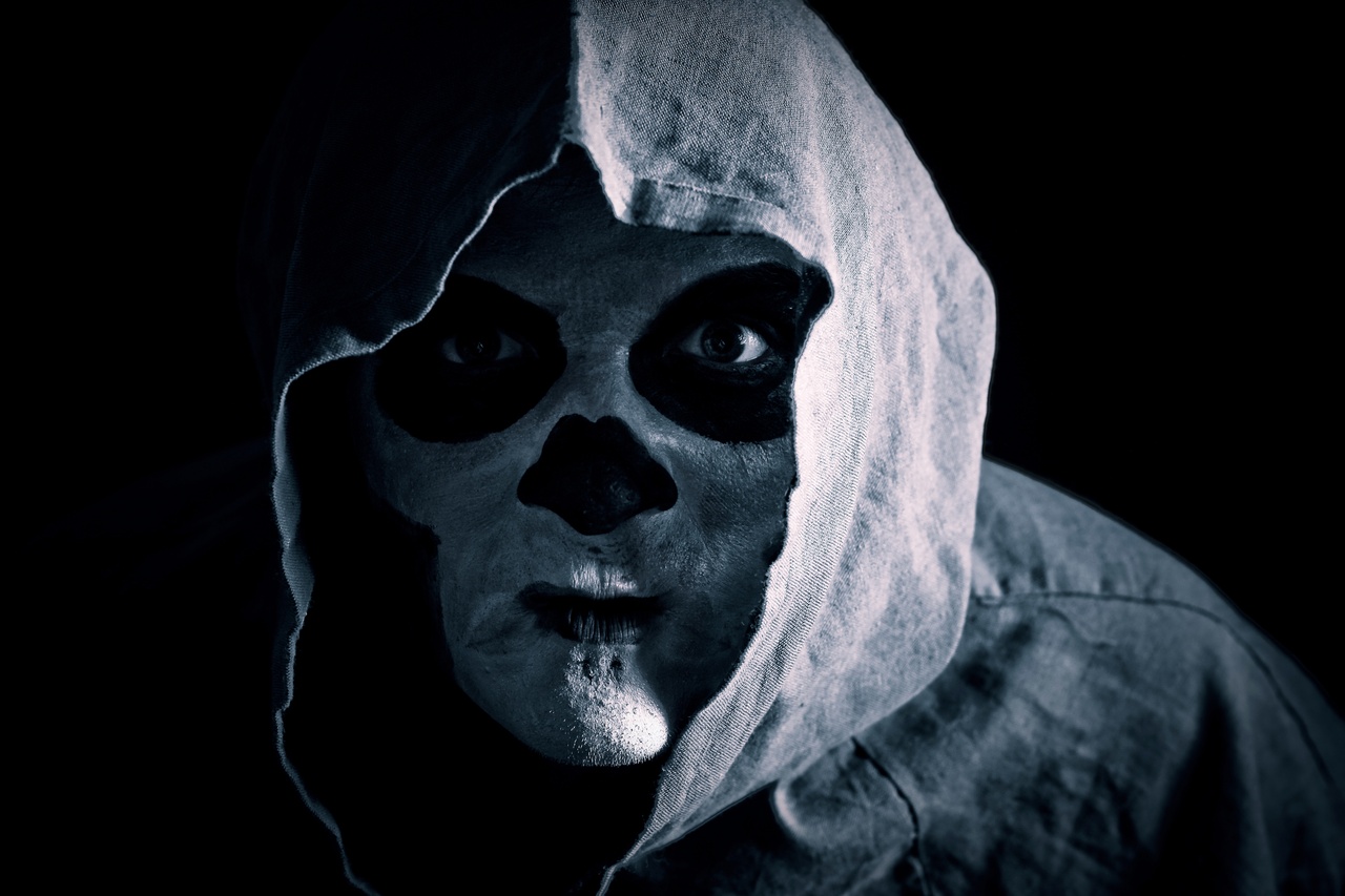 Tablou Canvas: Spectrul Întunecat - Thumbnail 2