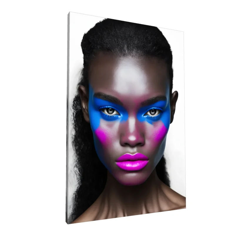 Tablou canvas: Portret African cu Machiaj Într-o Explozie de Culoare - Image 1