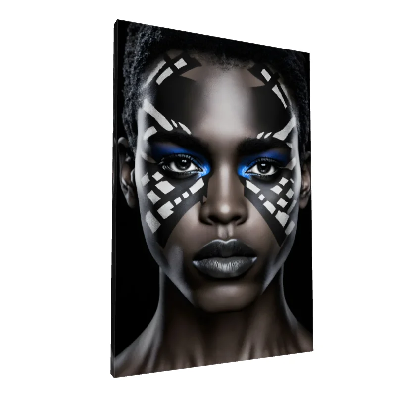 Tablou canvas: Portret cu Motive Africane și Machiaj Albastru - Image 1