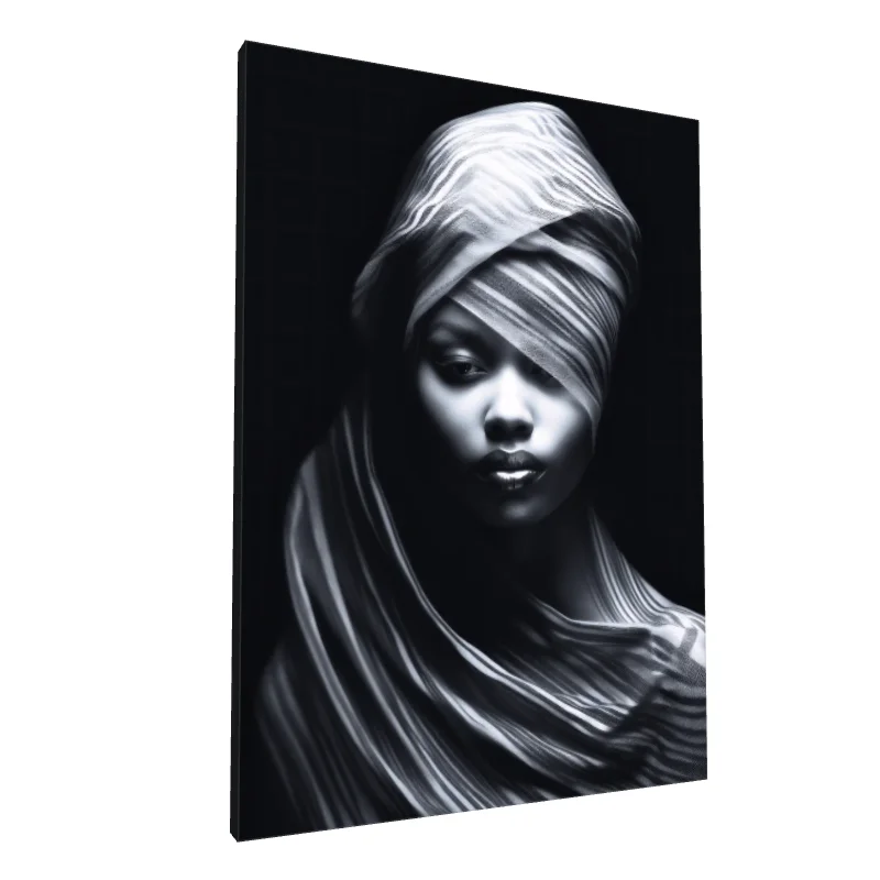 Tablou canvas: Portret Misterios în Nuanțe Monocrome