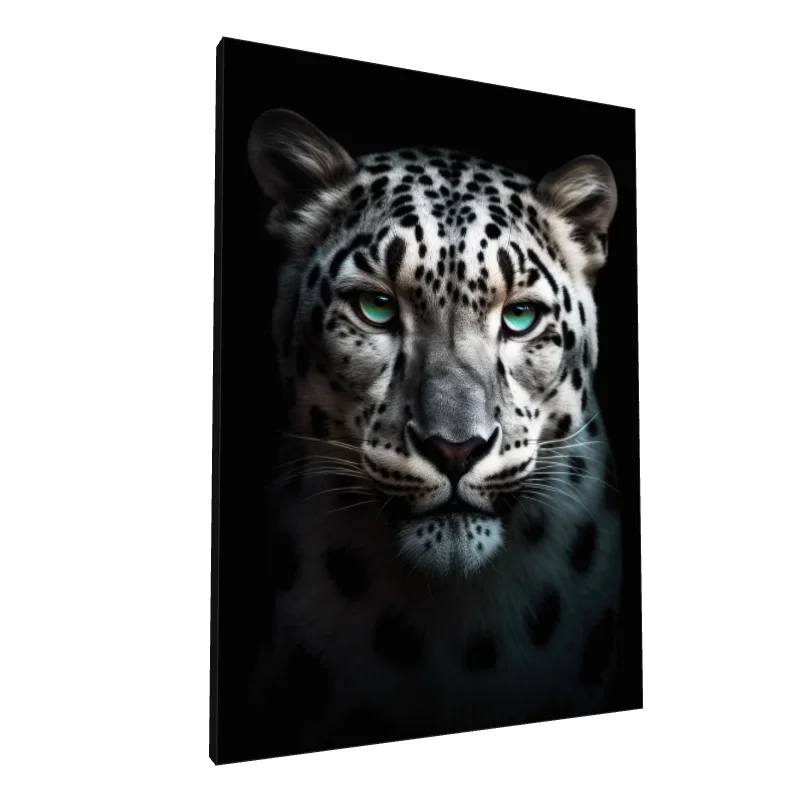Tablou canvas: Portret Leopard cu Ochi Verzi Intensi