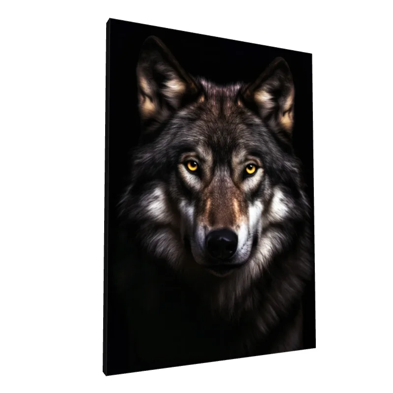 Tablou canvas: Portret Lupi în Lumină Misterioasă