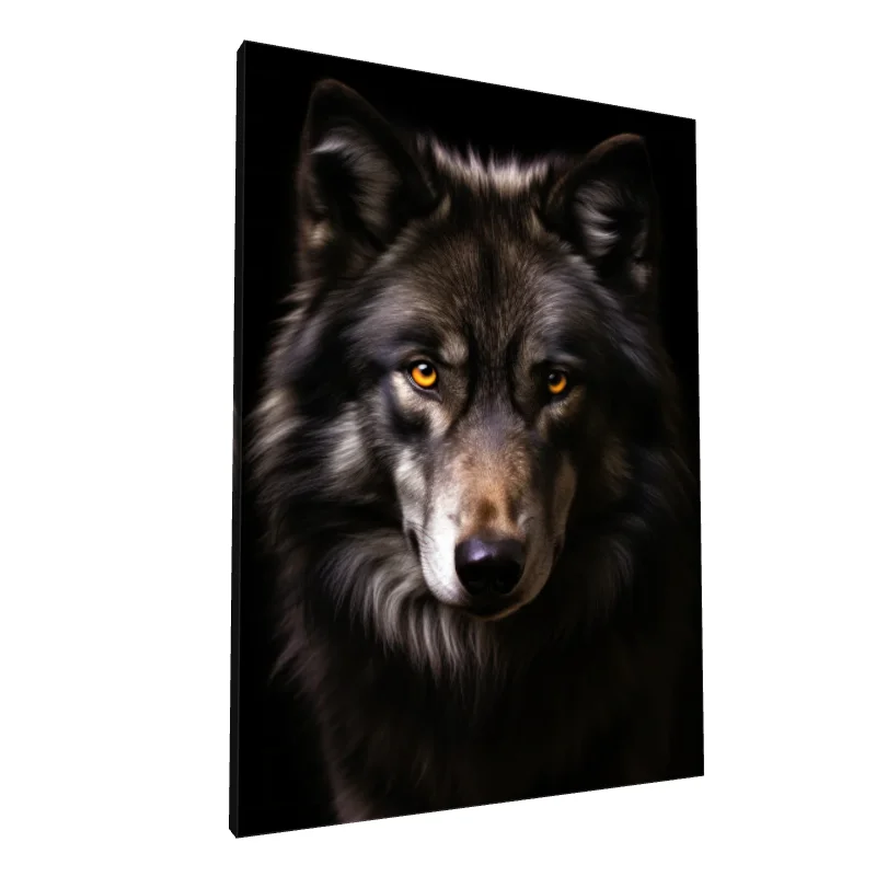 Tablou canvas: Portret Realist de Lup cu Ochi Pătrunzători