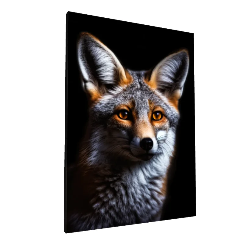 Tablou canvas: Portret de Vulpe în Lumină Dramatică - Image 1