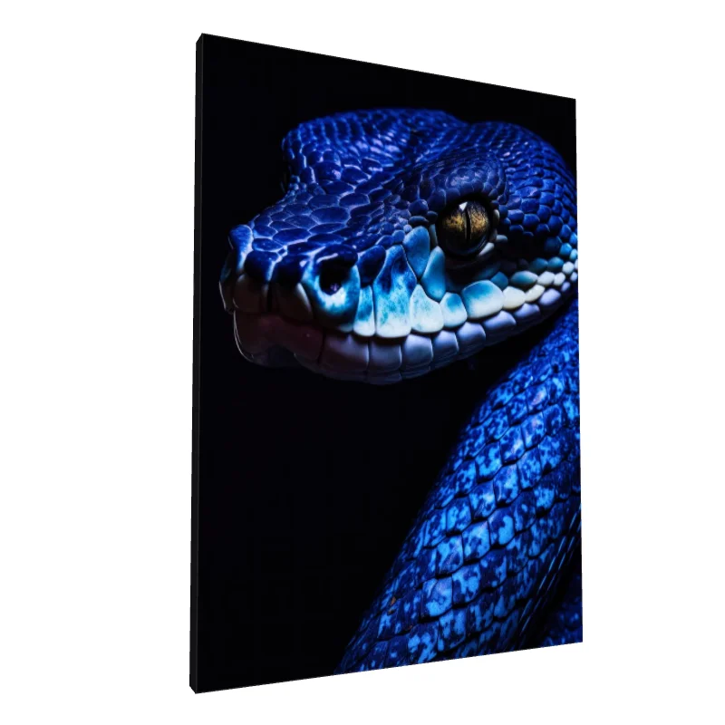 Tablou canvas: Portret de Șarpe Albastru în Detaliu - Image 1