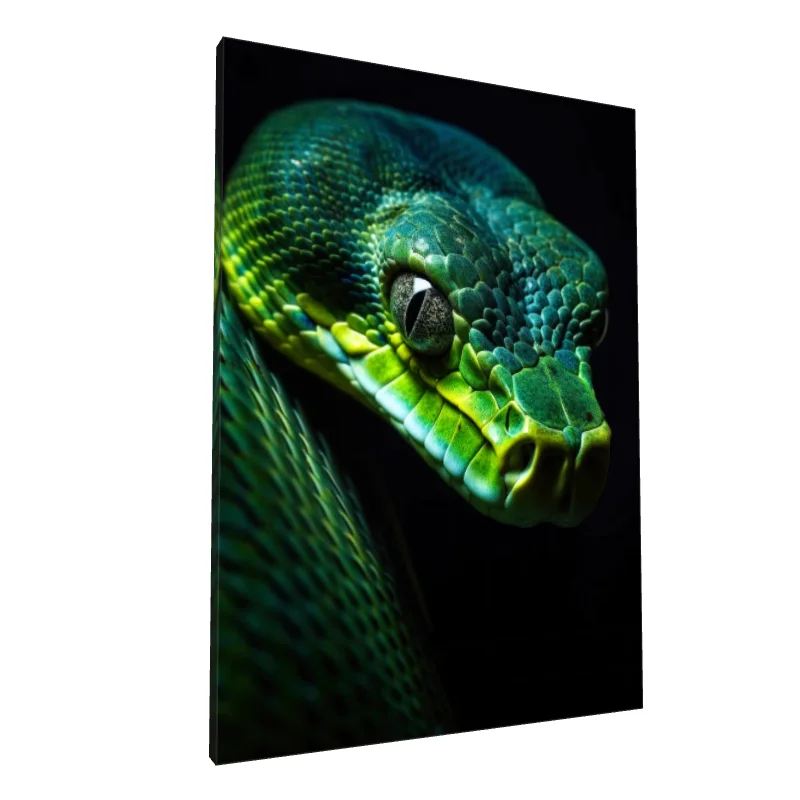 Tablou canvas: Portret Realist de Șarpe Verde Intens - Image 1