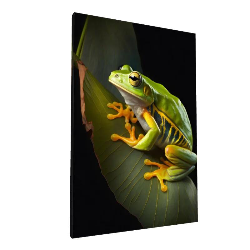 Tablou canvas: Broască pe Frunză în Detalii Vii