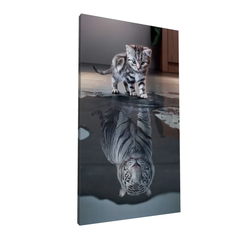 Tablou canvas: Pisoi cu Reflecție de Tigru Alb - Image 1