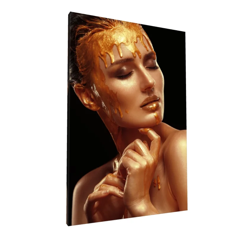 Tablou canvas: Portret Artistic cu Texturi Aurii - Image 1