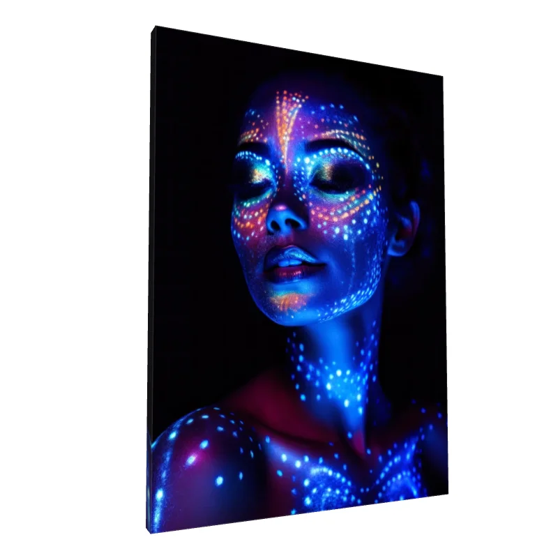 Tablou canvas: Portret Luminat cu Machiaj Neon