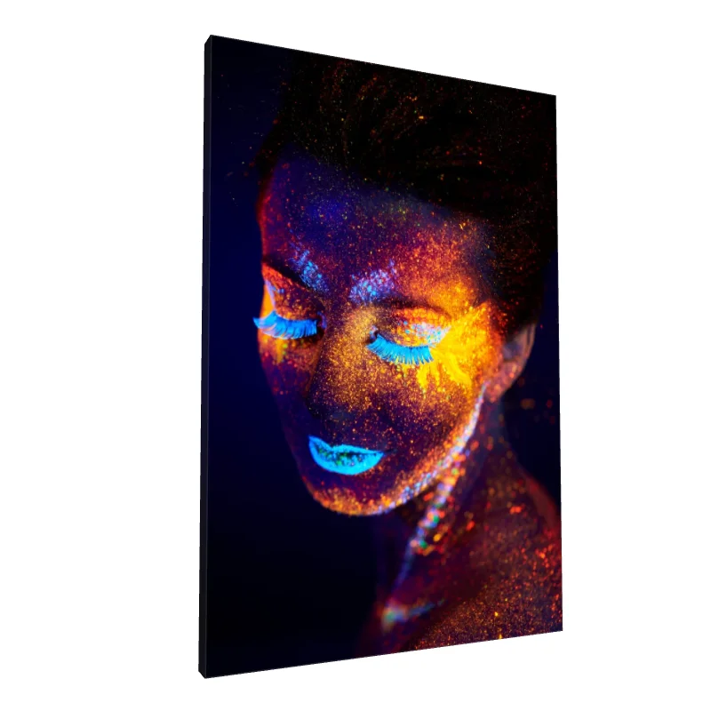 Tablou canvas: Portret Fluo în Lumină Neon - Image 1