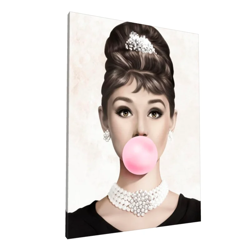 Tablou canvas: Portret Elegant cu Balon Roz