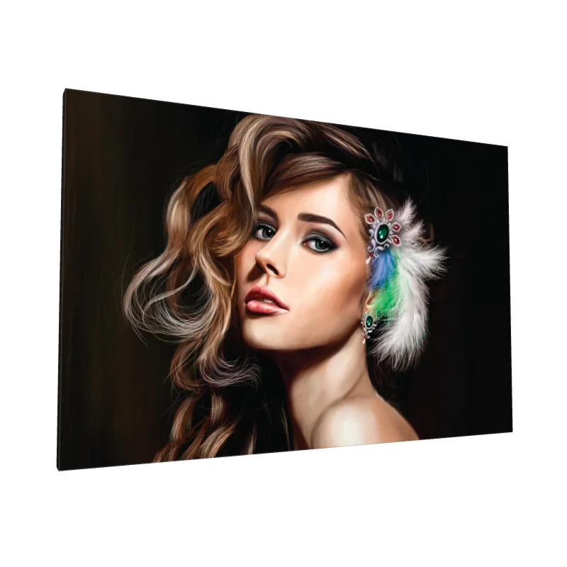 Tablou canvas: Portret Realist cu Accesorii Elegante