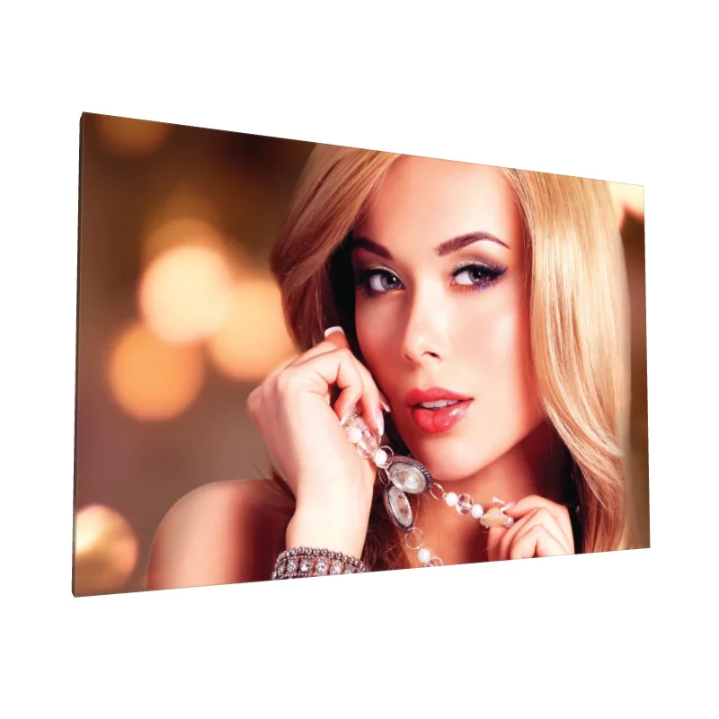 Tablou canvas: Portret Glamour cu Bijuterii Strălucitoare - Image 1