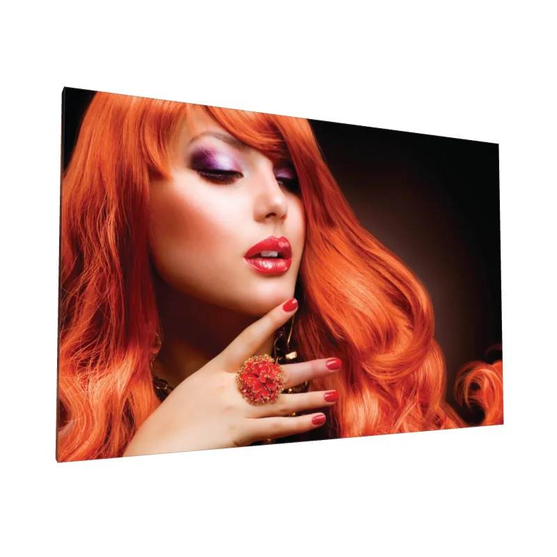 Tablou canvas: Portret Glamour cu Păr Roșu Aprins - Image 1