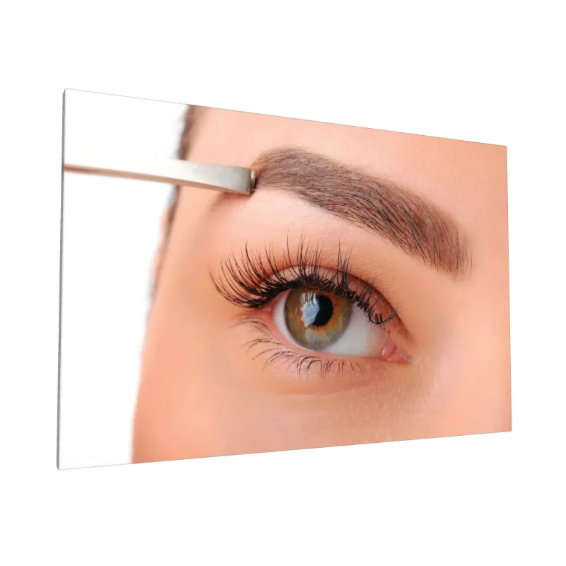 Tablou canvas: Detalii Fine de Sprâncene în Prim Plan - Image 1