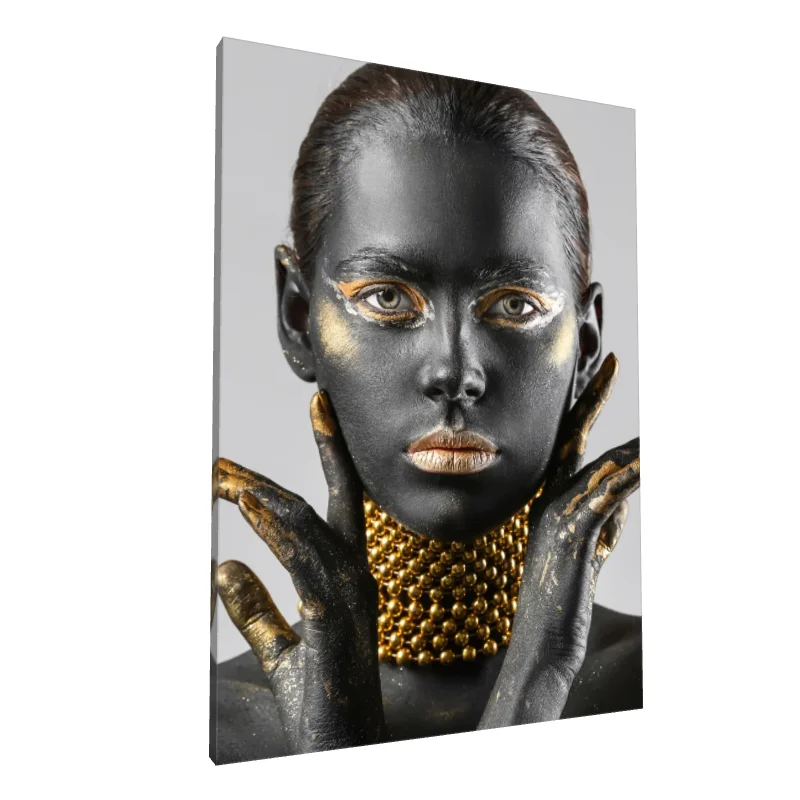 Tablou canvas: Portret Artistic cu Accente de Aur - Image 1