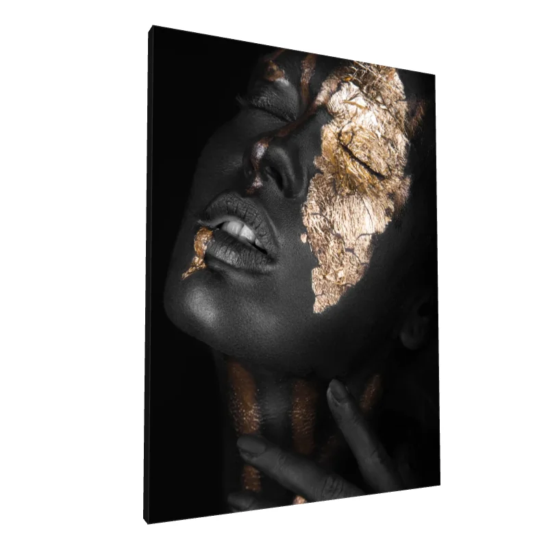 Tablou canvas: Portret Artistic cu Accente Aurii - Image 1