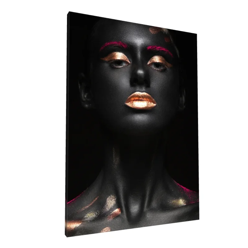 Tablou canvas: Portret Artistic cu Machiaj Metalic