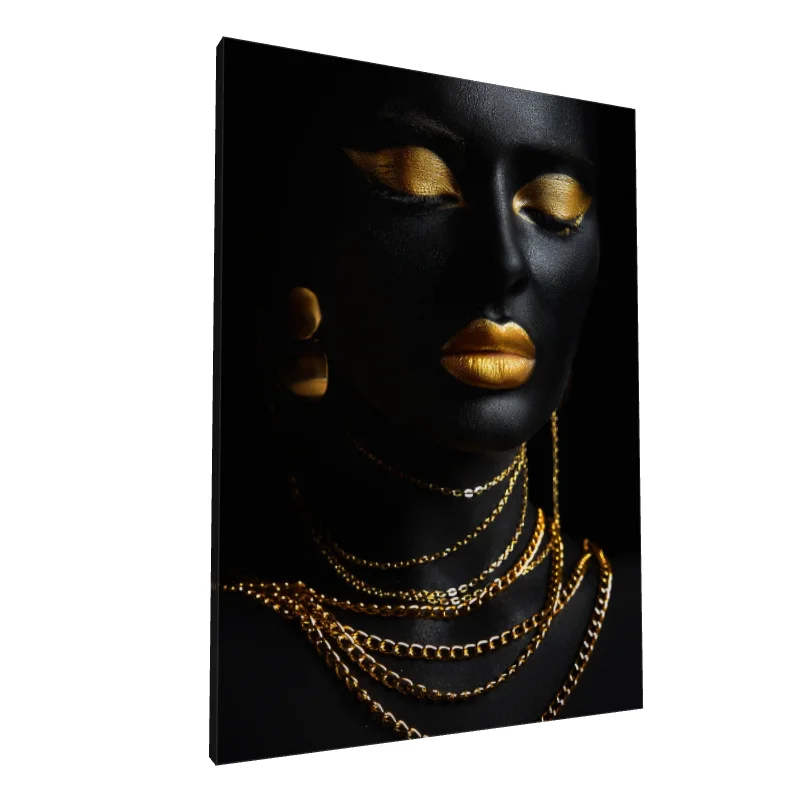Tablou canvas: Portret Întunecat cu Accente Aurii