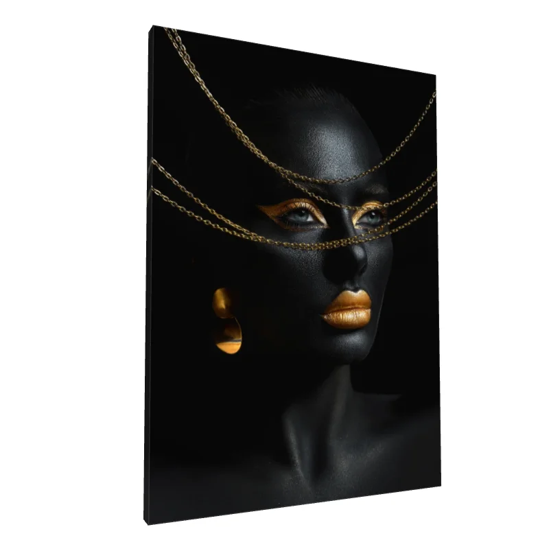 Tablou canvas: Portret Artistic cu Accente Aurii 8