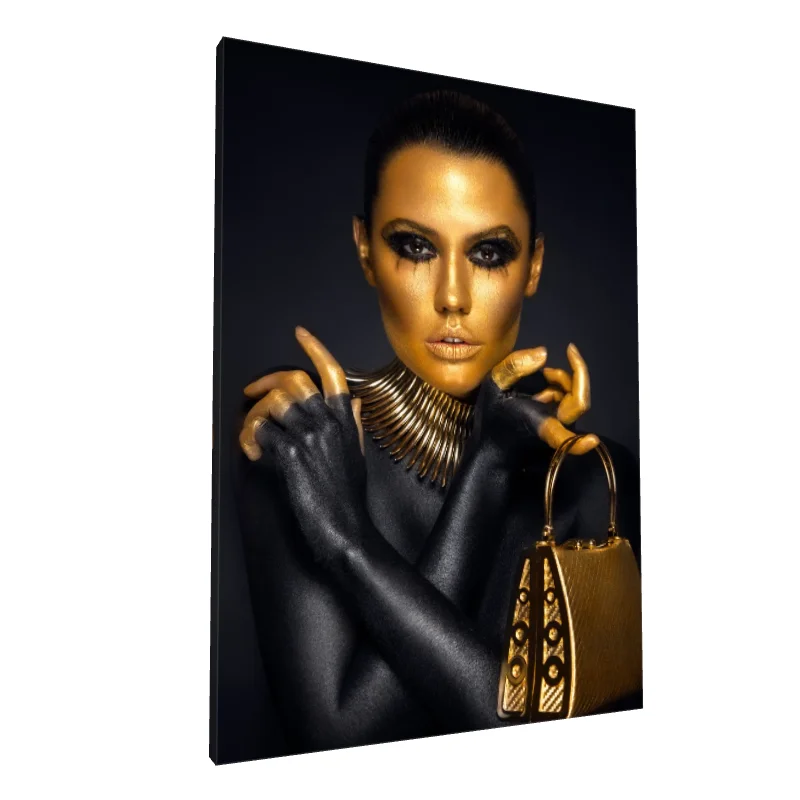 Tablou canvas: Portret Glamour cu Accente Aurii - Image 1