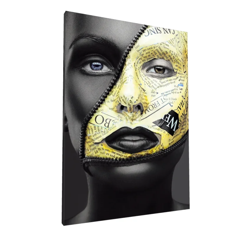 Tablou canvas: Portret Artistic cu Ziar şi Fermuar