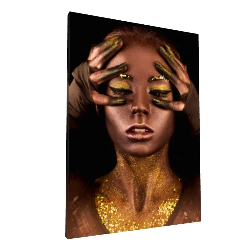 Tablou canvas: Portret Artistic cu Accente Aurii 12 - Image 1