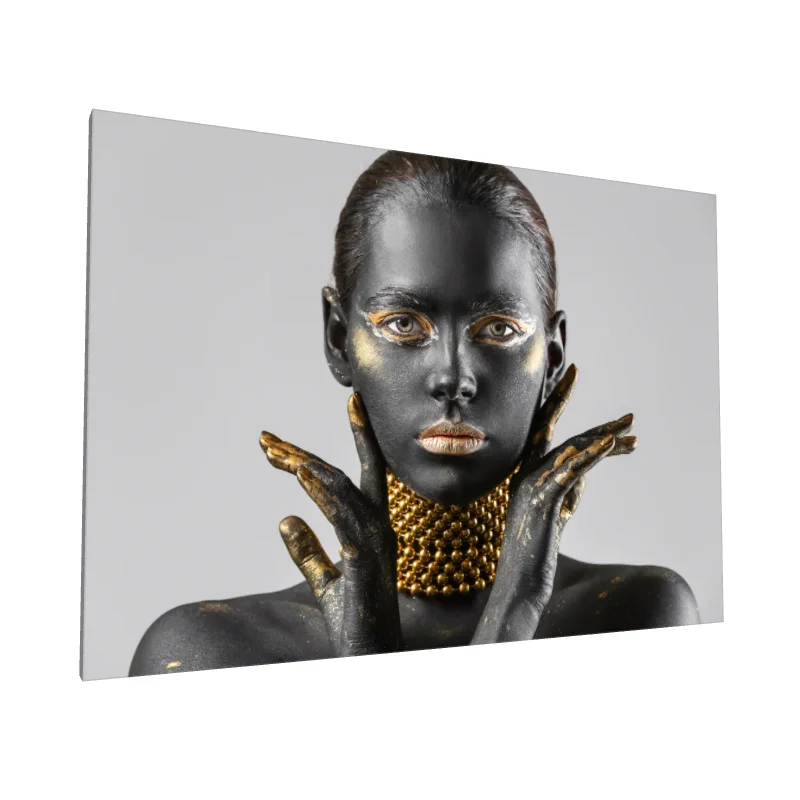 Tablou canvas: Portret Artistic cu Accente Aurii 15