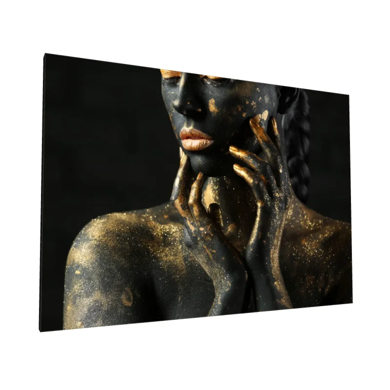 Tablou canvas: Portret Artistic cu Accente Aurii 16 - Image 1