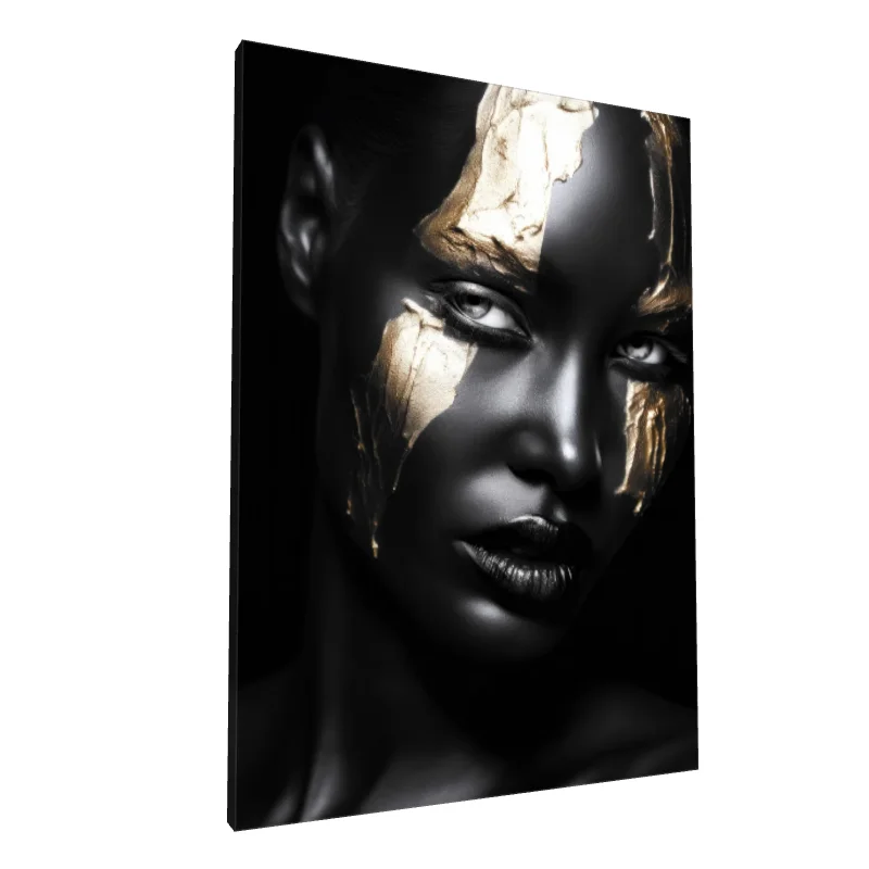 Tablou canvas: Portret Dramatic cu Accente Aurii 2