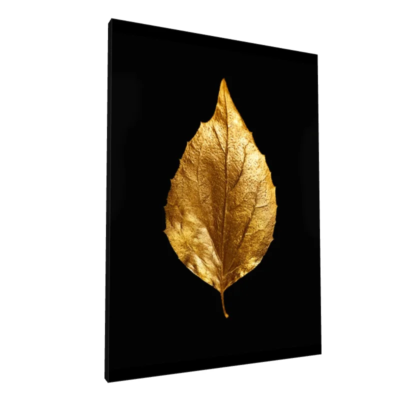 Tablou canvas: Frunză Aurie pe Fundal Negru (2)