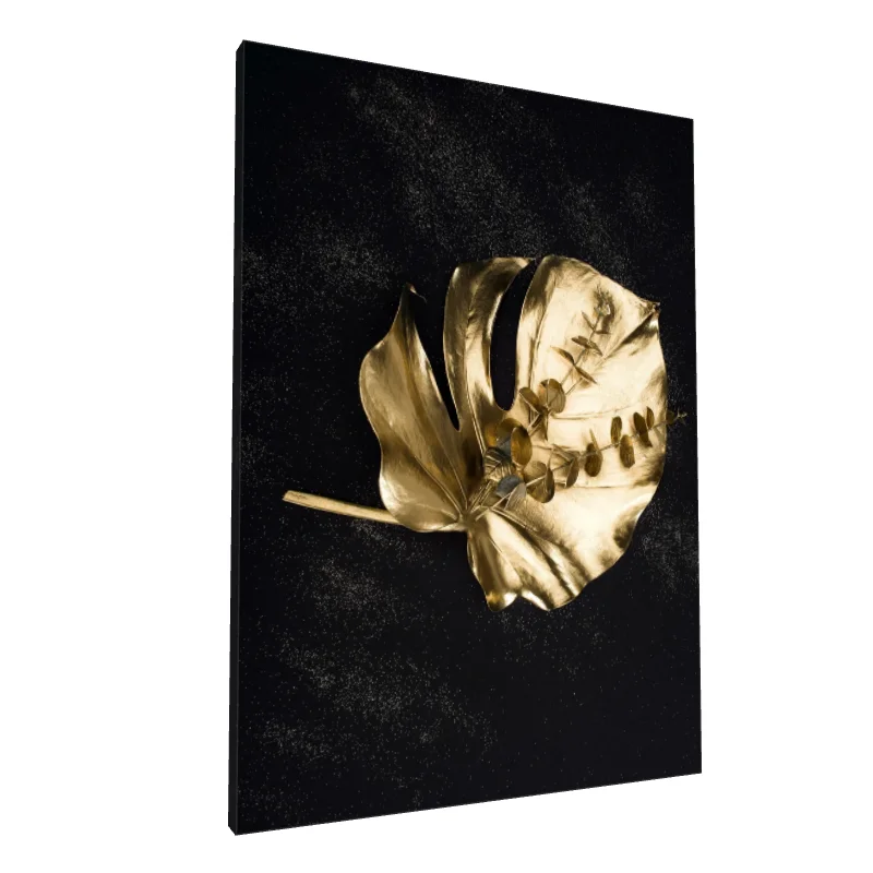 Tablou canvas: Frunză Aurie pe Fundal Negru 3