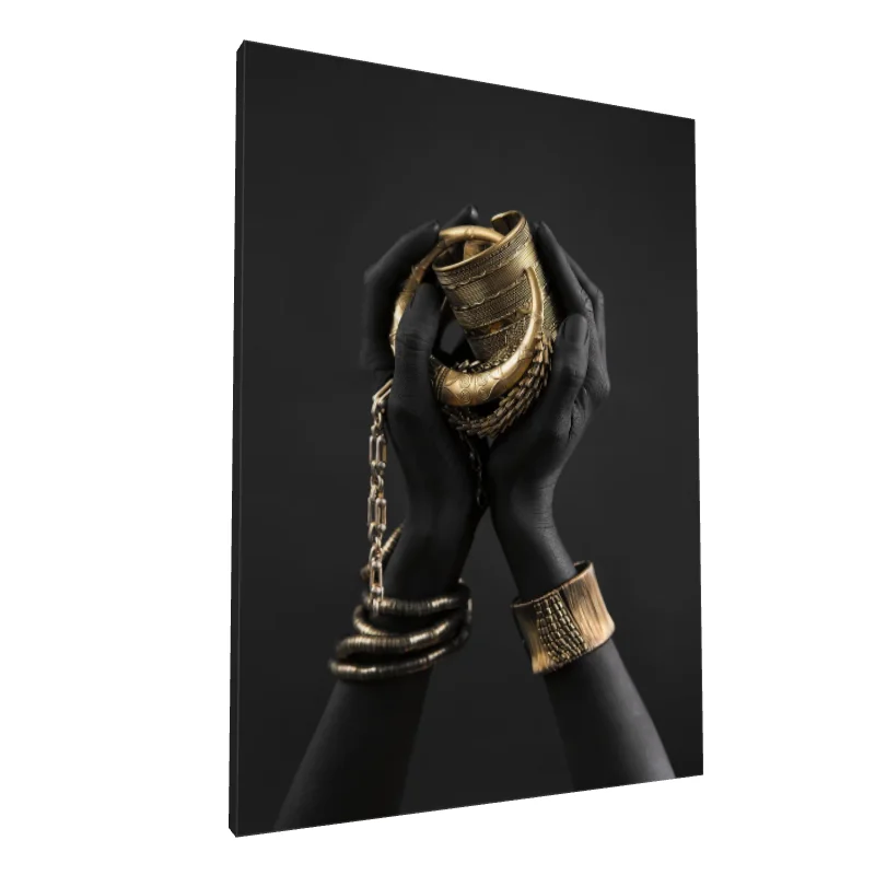 Tablou canvas: Mâini Elegante cu Bijuterii Aurii - Image 1