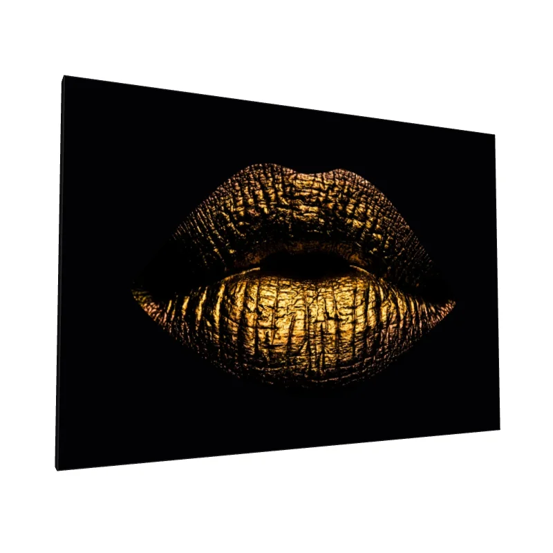 Tablou canvas: Buze Aurii pe Fundal Negru - Image 1