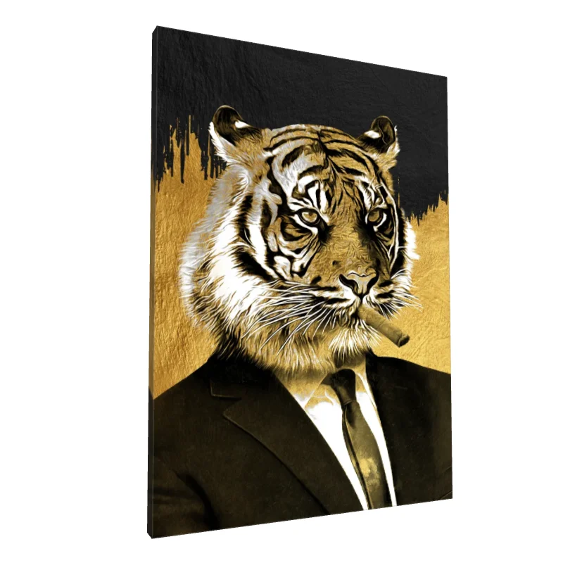Tablou canvas: Portret Tigru cu Cigară în Tuxedo