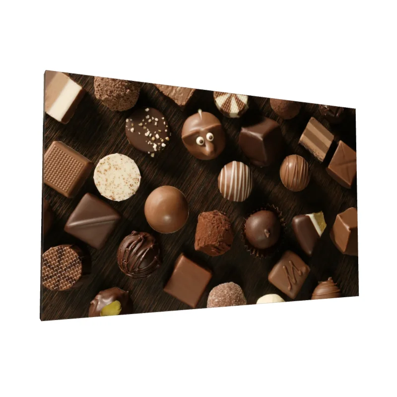 Tablou canvas: Praline Asortate pe Fundal de Lemn - Image 1