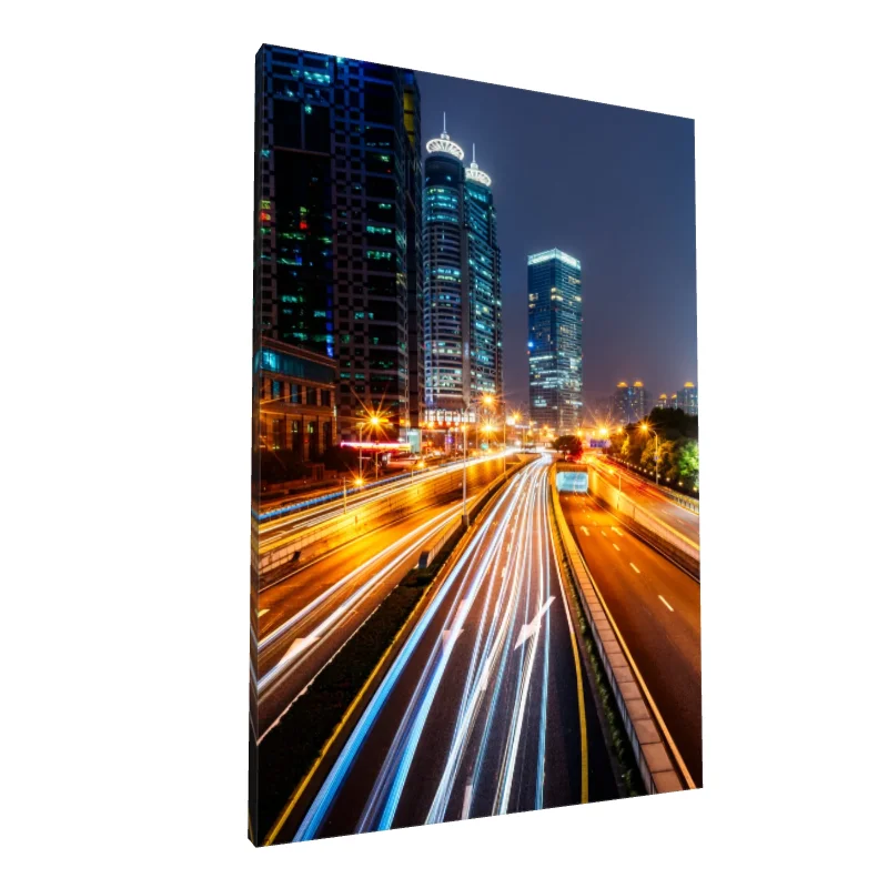 Tablou canvas: Peisaj Urban Nocturn cu Luminile Orașului - Image 1