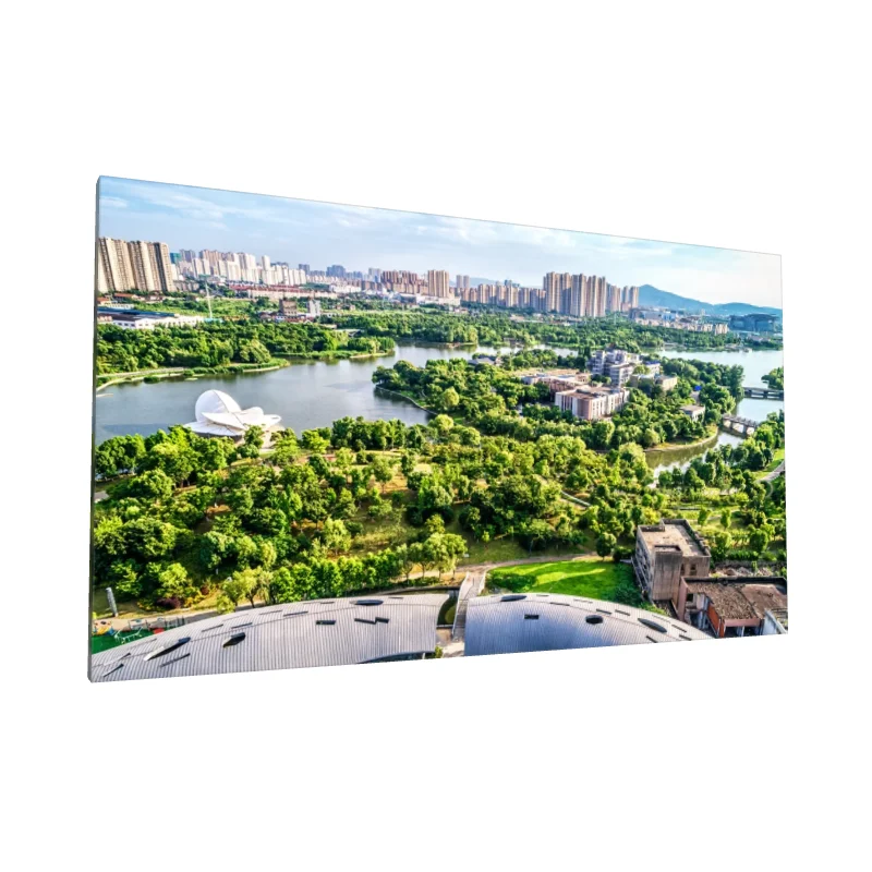 Tablou canvas: Peisaj Urban cu Lac și Clădiri Moderne