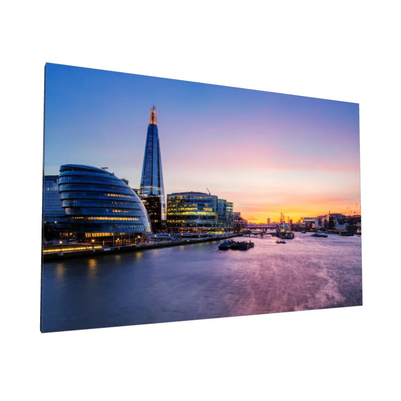 Tablou canvas: Apus Urban cu Clădiri Impresionante