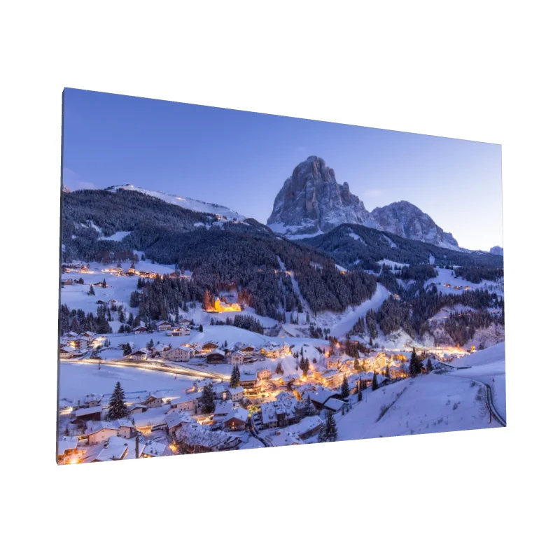 Tablou canvas: Oraș Montan Nocturn în Iarnă - Image 1