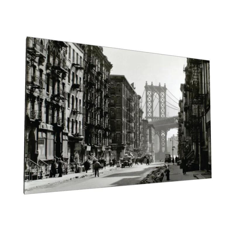 Tablou canvas: Stradă Istorică cu Pod în Fundal