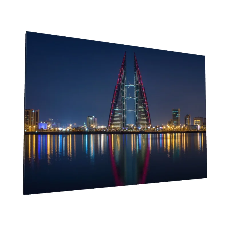 Tablou canvas: Silhouette Nocturnă a Arhitecturii Urbane - Image 1